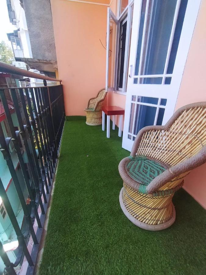 Deluxe Homestay Apartments With Kitchen In Shimla Exterior photo