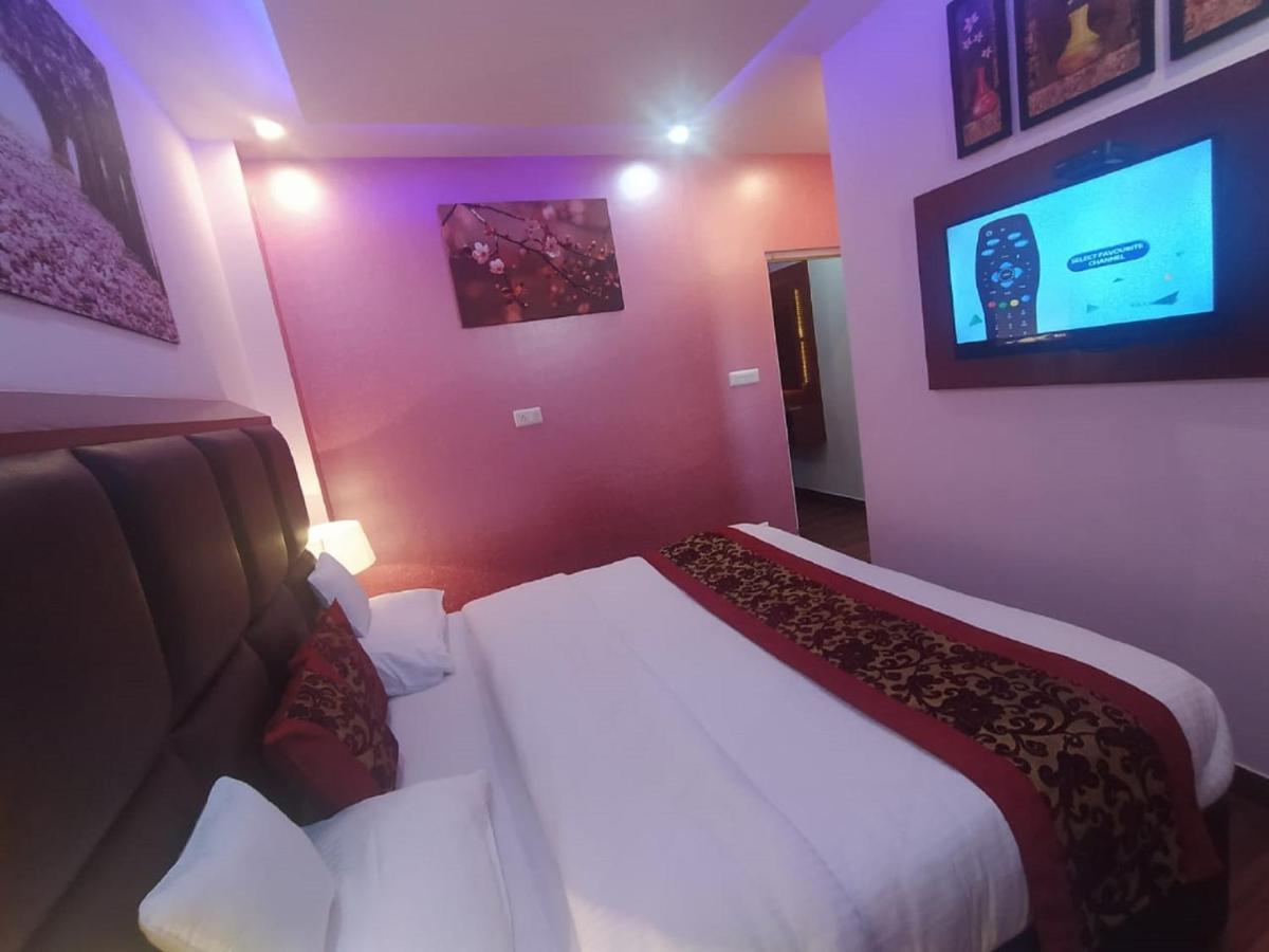 Deluxe Homestay Apartments With Kitchen In Shimla Exterior photo